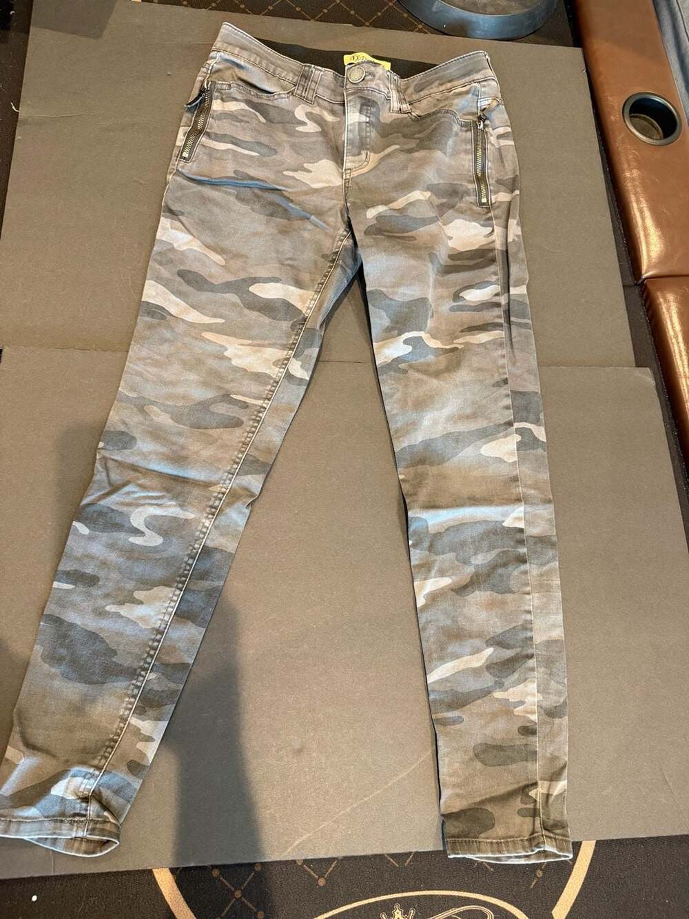 Democracy Women's Gray Camouflage Ab Solution Skinny Ankle Pants Size 8